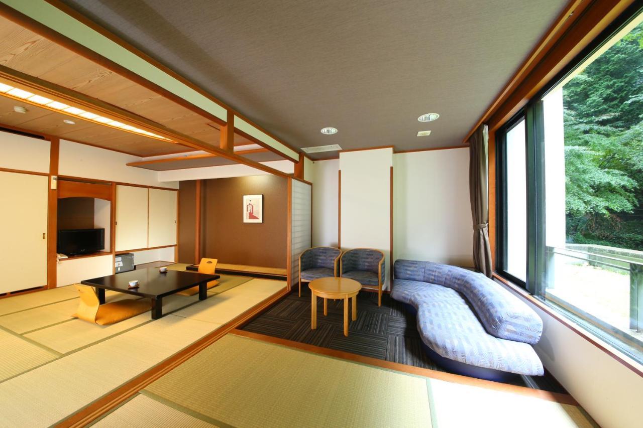 Hotel Ooedo Onsen Monogatari Ikaho Shibukawa Esterno foto