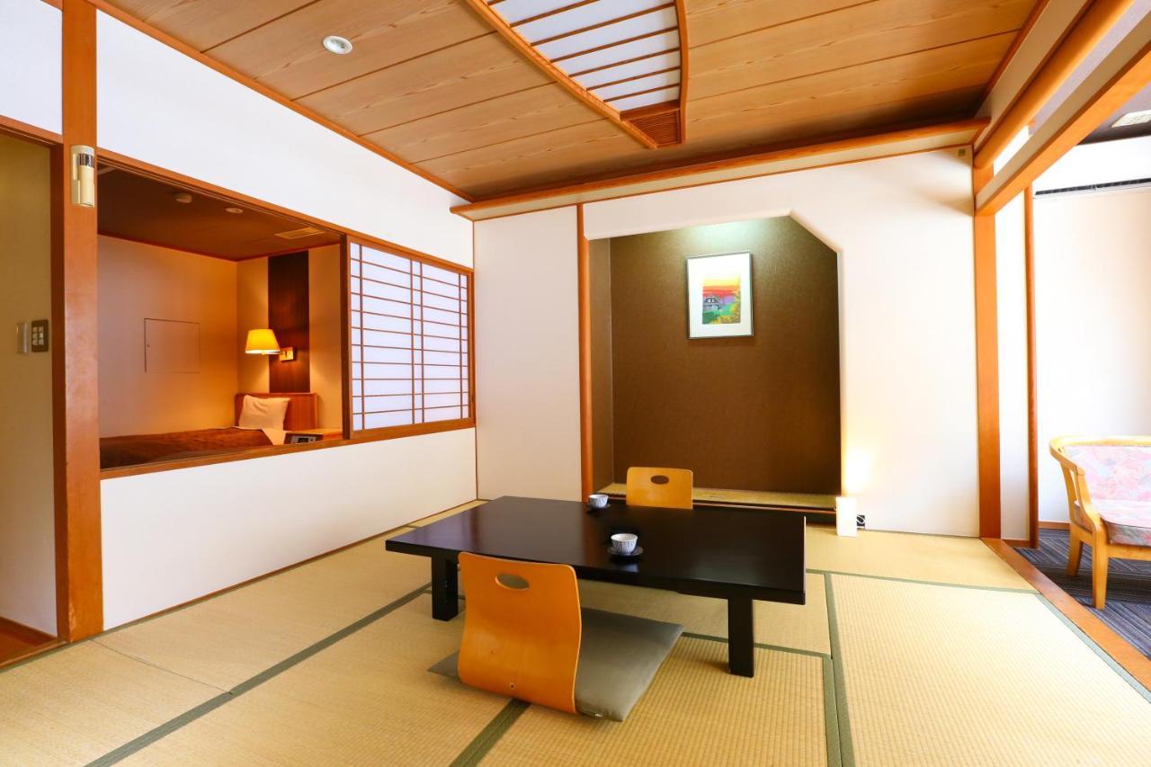 Hotel Ooedo Onsen Monogatari Ikaho Shibukawa Esterno foto